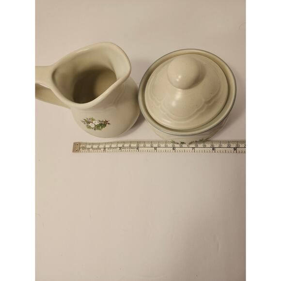 Pfaltzgraff Christmas Heirloom Creamer Sugar Bowl Set Of 2 Retired USA Holly - Picture 7 of 16